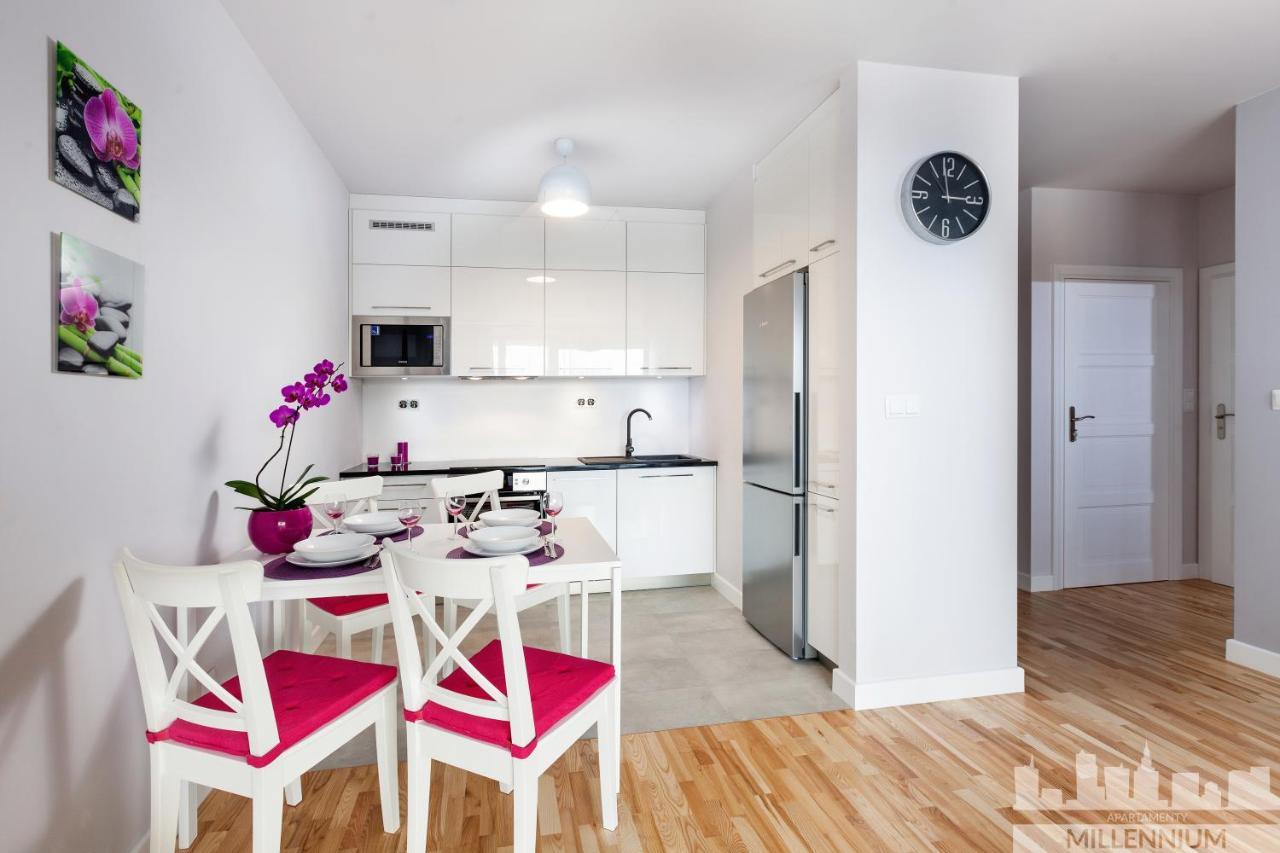 Millennium La Tour Apartment Warsawa Bagian luar foto