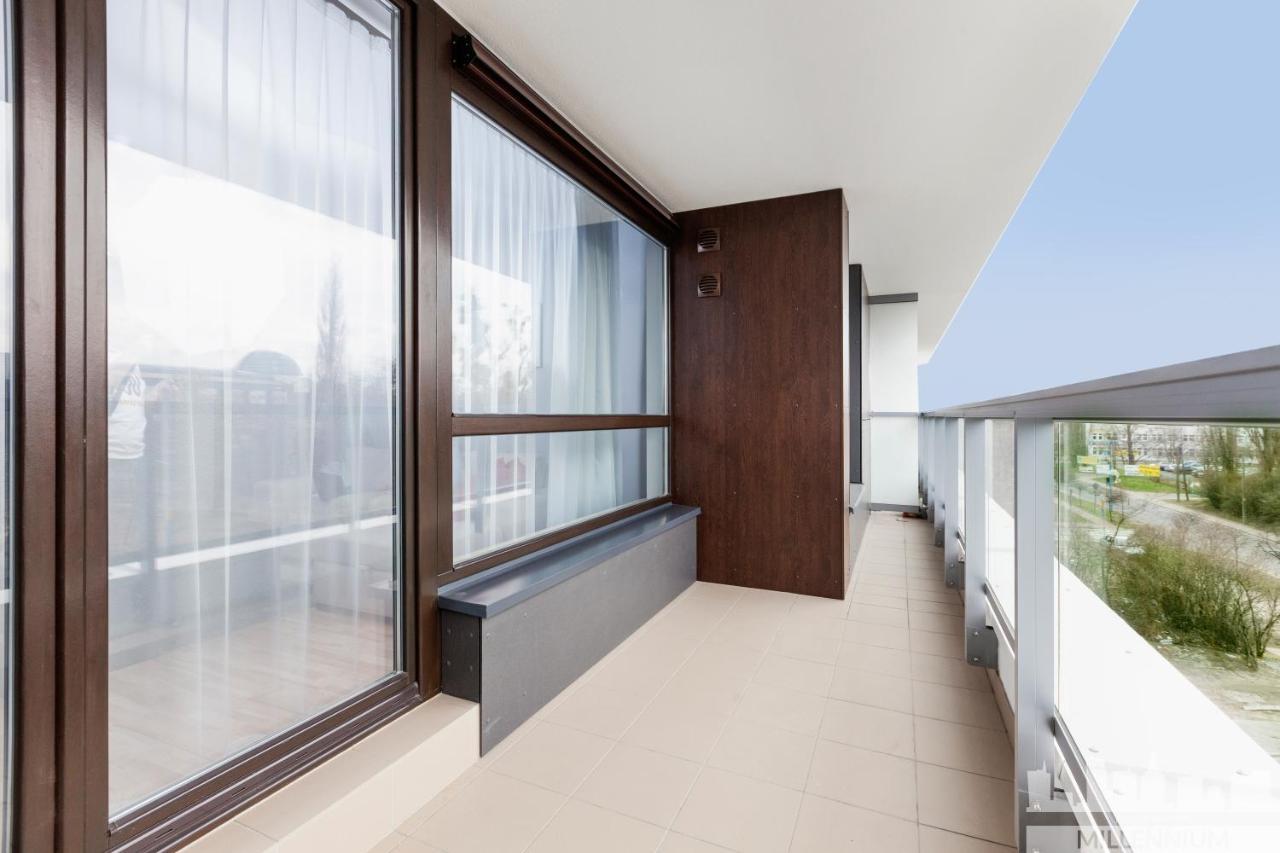 Millennium La Tour Apartment Warsawa Bagian luar foto