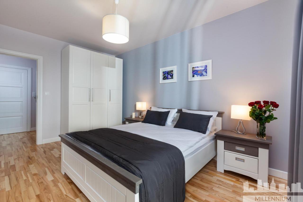 Millennium La Tour Apartment Warsawa Bagian luar foto