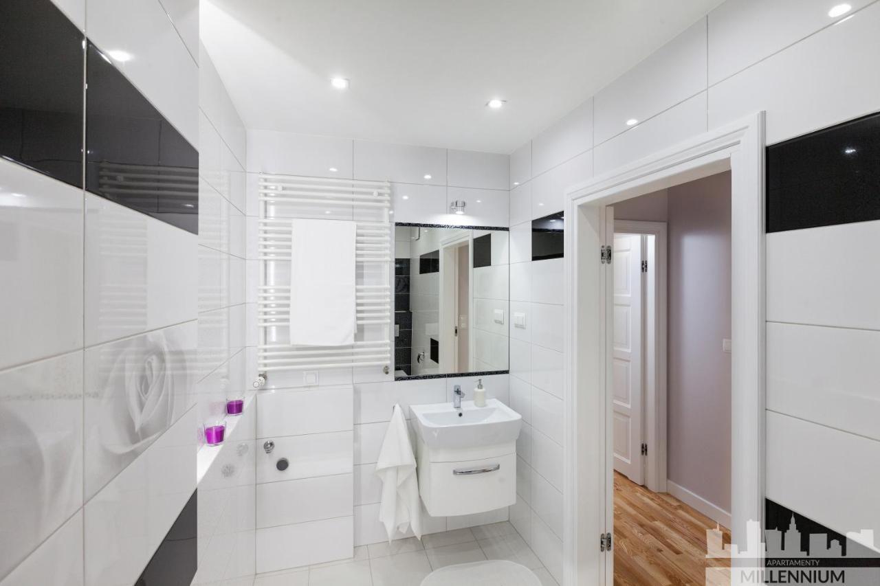 Millennium La Tour Apartment Warsawa Bagian luar foto