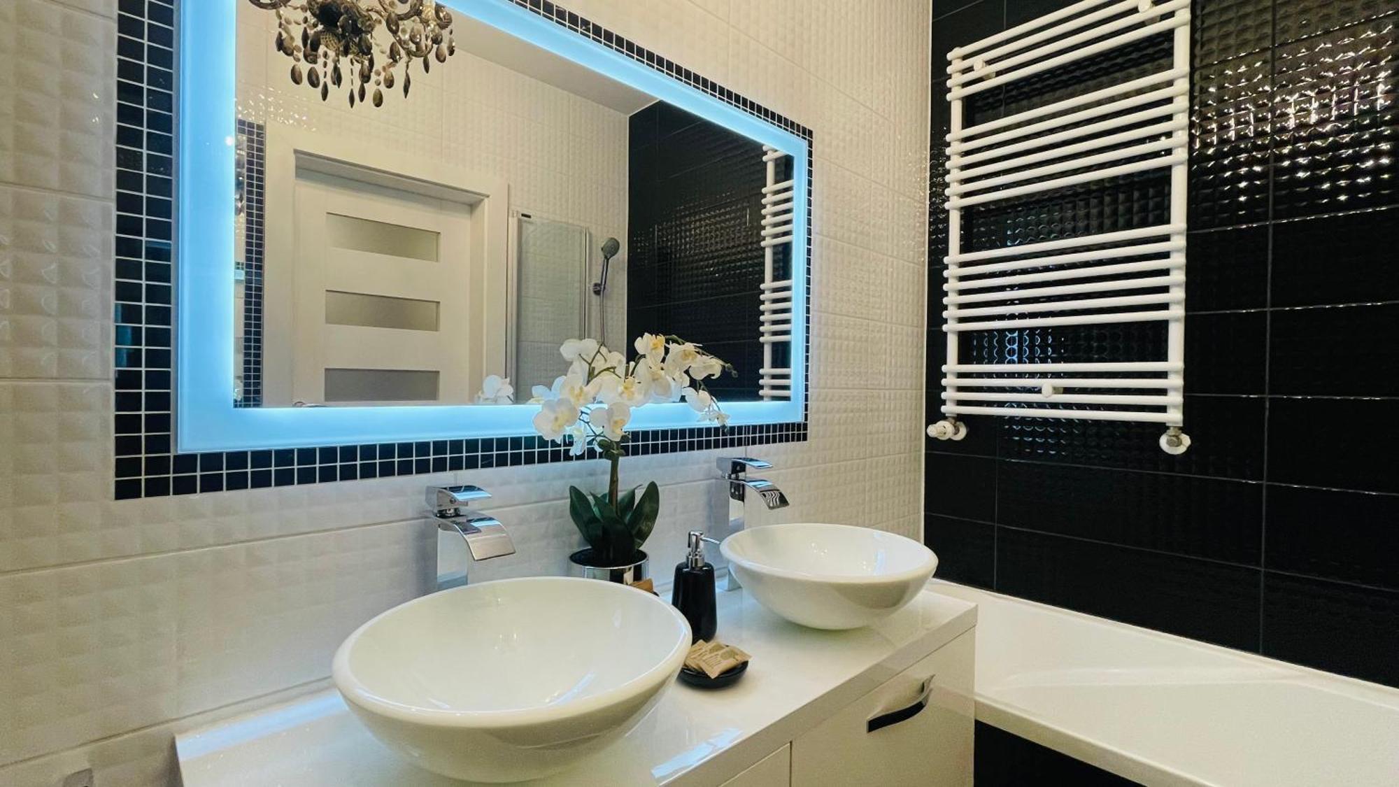 Millennium La Tour Apartment Warsawa Bagian luar foto