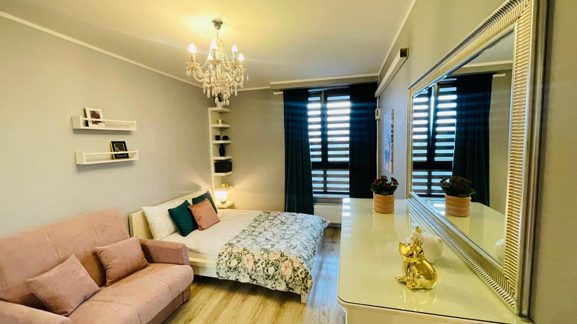 Millennium La Tour Apartment Warsawa Bagian luar foto