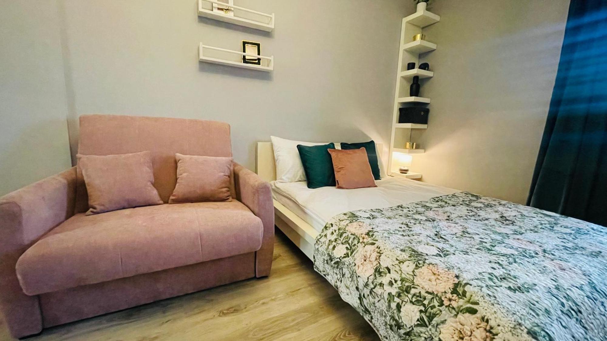 Millennium La Tour Apartment Warsawa Bagian luar foto